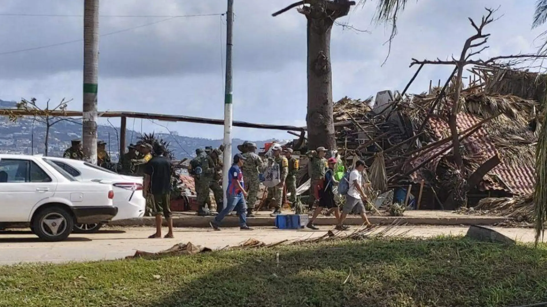 Ante amenazas de robo, vencinos de condominios en Acapulco organian guardias